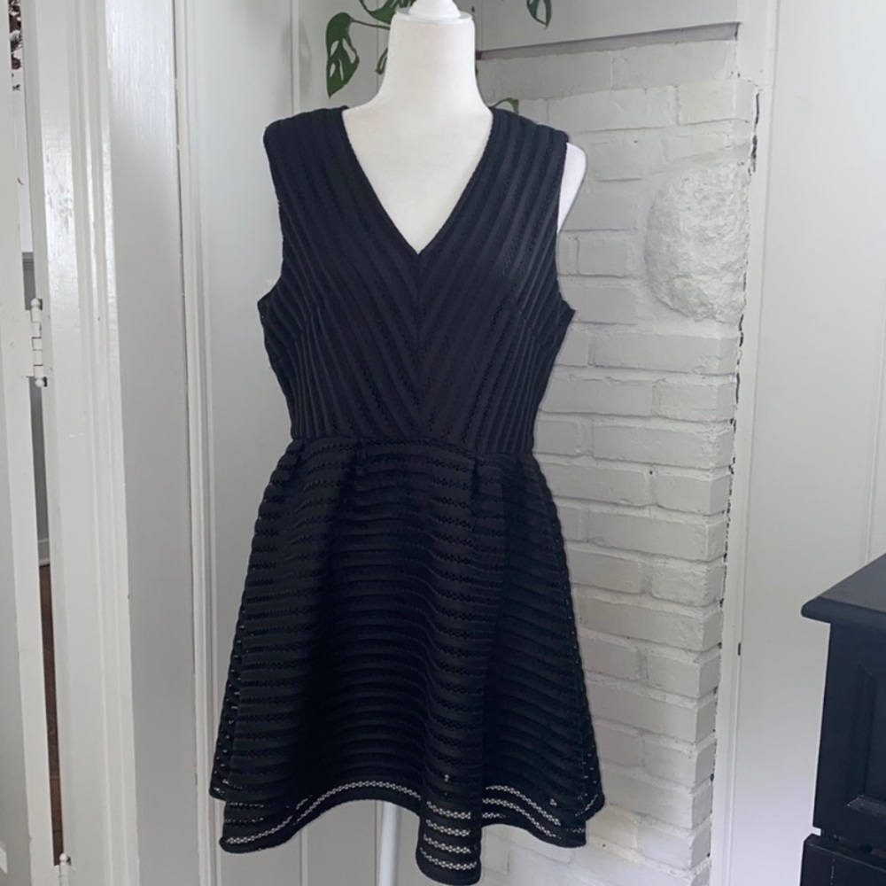 🍸 H&M Black Cocktail Mini Dress - Size L